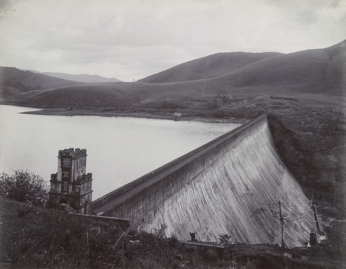 Old photo of the Mullaperiyar Dam, possibly pre-independence,