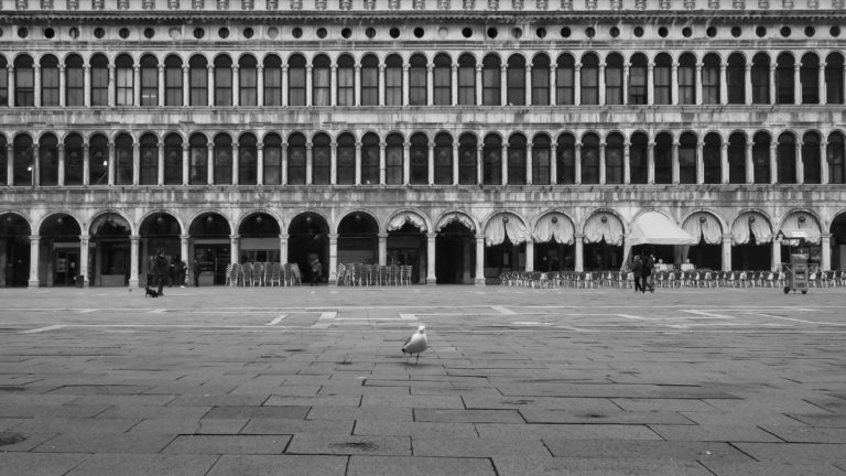 empty st marks square venice coronavirus tourism consumption
